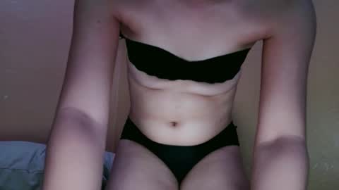 chelly4u69 online show from February 27, 1:15 pm