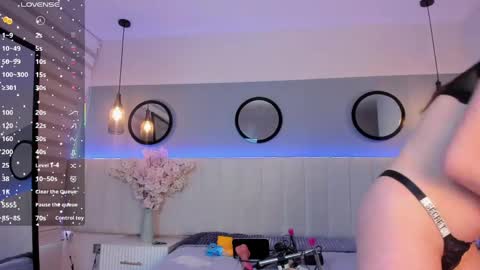 chelsea_bolton_ online show from June 3, 1:03 pm