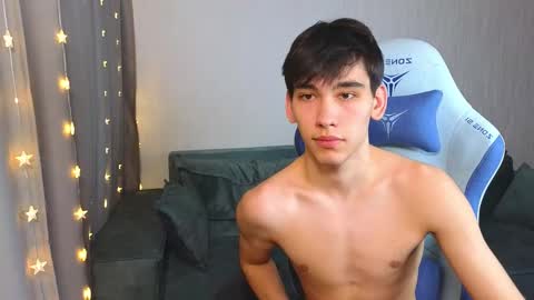 Snapshot of chem1ko chatting on February 16, 7:48 am LUCASRYANPVT IS OPEN online show from February 16, 7:48 am