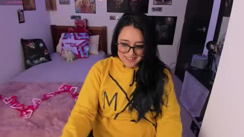 cherry_blushh online show from February 3, 9:41 pm