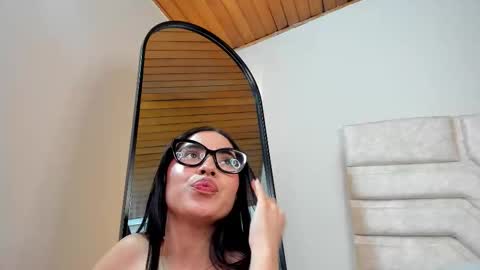 cherry_bunnyx online show from March 29, 8:38 am