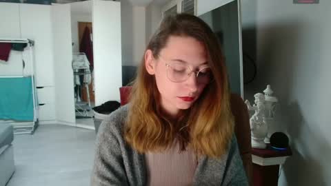 Leonie online show from March 26, 8:19 am