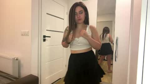 Stella online show from June 1, 8:21 pm