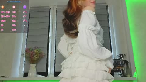 Lysia online show from April 9, 1:17 pm