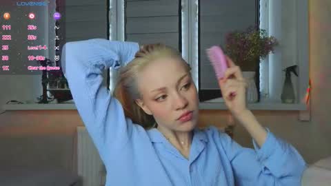 Lysia online show from March 29, 1:13 pm