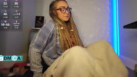 Chevi Blue online show from February 3, 5:50 pm