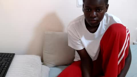 chichie_ online show from July 24, 9:17 am