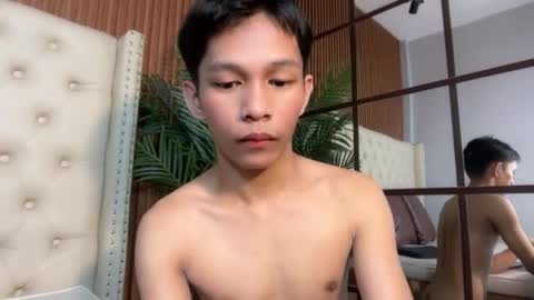 chick_renz online show from June 19, 11:49 am