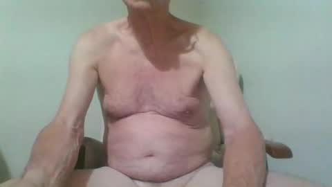 chipper341596 online show from May 24, 8:37 pm