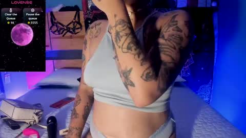 Chloeallennn  online show from June 7, 3:17 pm
