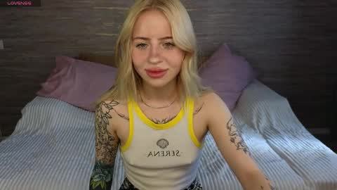 Chloe online show from June 7, 11:48 am