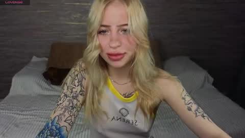 Chloe online show from June 9, 9:14 pm
