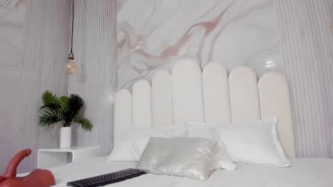 chloe_blowjob online show from February 5, 7:50 pm