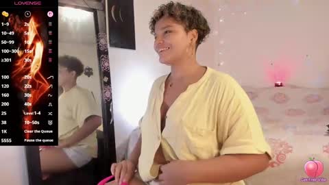 chloe_kisses online show from June 4, 11:49 am
