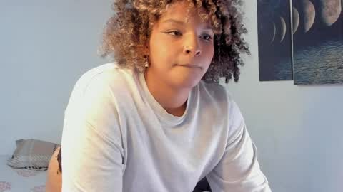 chloe_kisses online show from April 2, 1:51 pm