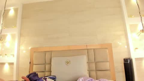  CHLOE  online show from May 28, 11:52 am