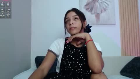 chloe_peach_ online show from February 3, 12:09 pm