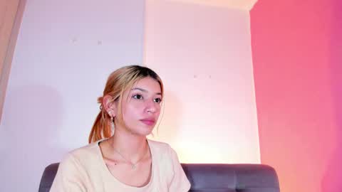 Snapshot of chloe_sweet7 chatting on September 25, 3:24 am Chloe Miller online show from September 25, 3:24 am