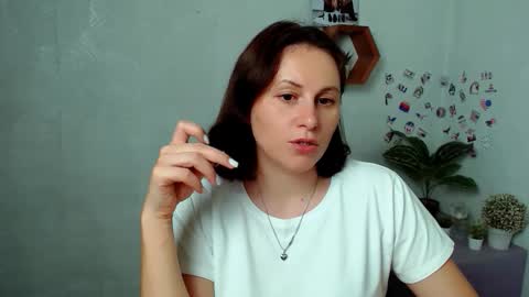 Chloe online show from September 22, 9:46 am