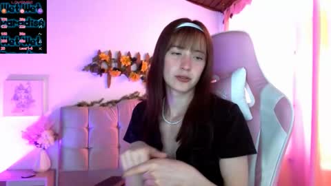 Chloe online show from November 5, 1:46 pm