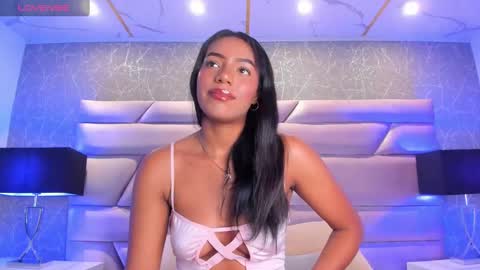Snapshot of chloetaylorr_ chatting on February 24, 8:14 pm CHLOE online show from February 24, 8:14 pm