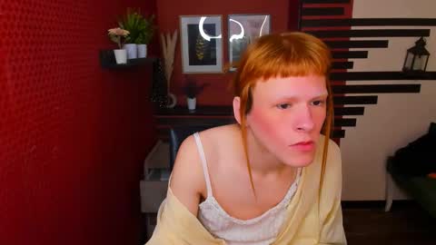 Chloe online show from January 9, 2:44 pm