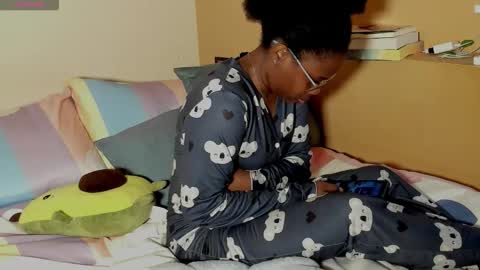 Amber online show from November 7, 8:33 pm