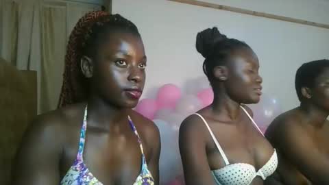 Snapshot of chocolate_iva chatting on September 21, 3:27 pm Iva online show from September 21, 3:27 pm