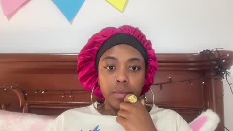 ChocolateCakeQueen online show from November 11, 4:25 am