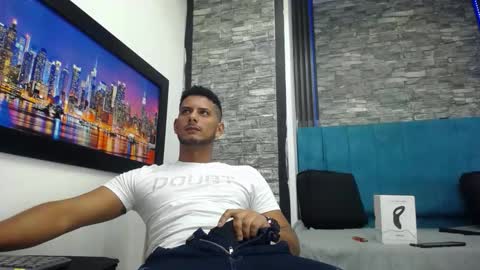 chris_dick2 online show from February 3, 6:00 am