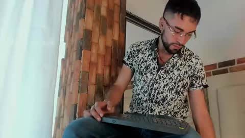 chris_kizz online show from December 9, 11:26 am