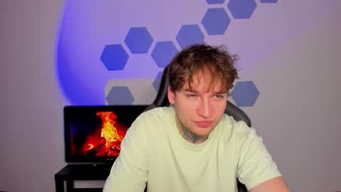 Chris Tyson online show from November 12, 7:43 am