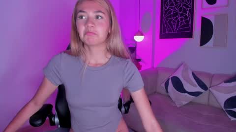 Chris online show from April 15, 8:31 pm