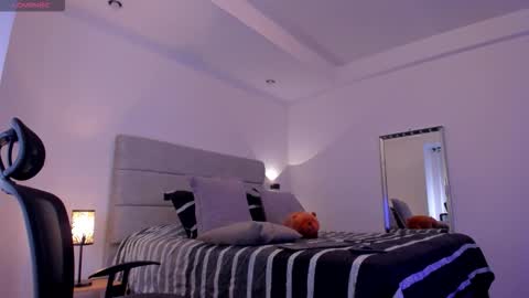 chrismorgan24 online show from October 25, 1:39 am