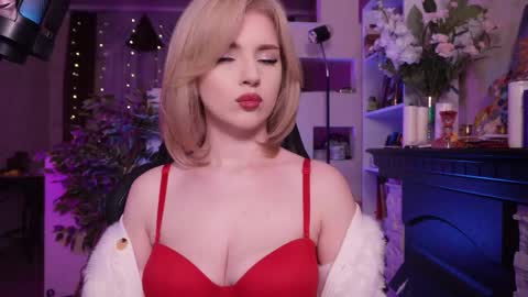 chriss_foxx online show from March 15, 5:27 pm