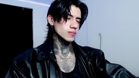 Snapshot of chriss_opp chatting on February 6, 1:43 pm CHRIS  INDEPENT MODEL online show from February 6, 1:43 pm