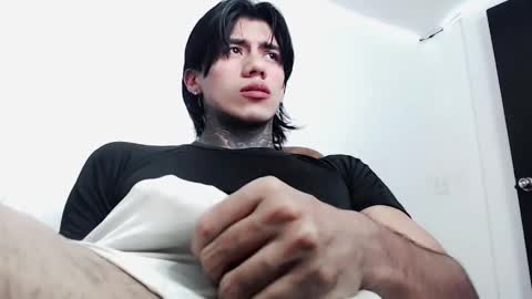 Snapshot of chriss_opp chatting on March 9, 3:43 am CHRIS  INDEPENT MODEL online show from March 9, 3:43 am