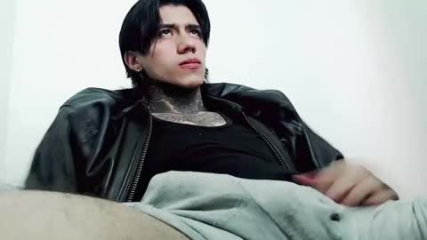 Snapshot of chriss_opp chatting on March 10, 11:27 pm CHRIS  INDEPENT MODEL online show from March 10, 11:27 pm