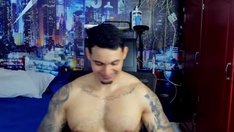 Chriss Stewart online show from June 6, 2:39 am