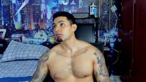 Chriss Stewart online show from May 15, 4:32 am