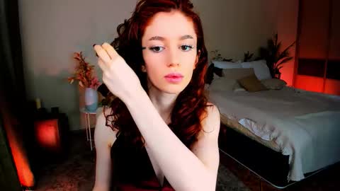 christinaconteeree online show from December 3, 2:07 pm