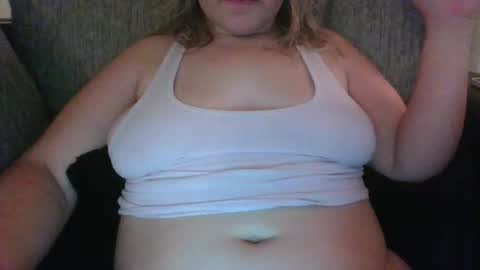 Snapshot of christinee912 chatting on November 1, 3:07 am Christine online show from November 1, 3:07 am