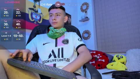 christmiller_1 online show from December 6, 11:19 pm