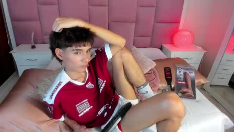 Chris online show from June 8, 7:59 pm