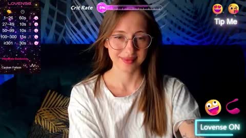 Snapshot of christycrayme chatting on October 18, 3:44 am ChristyCrayme online show from October 18, 3:44 am