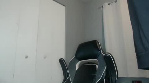 ChrisVacherx online show from January 5, 4:25 am