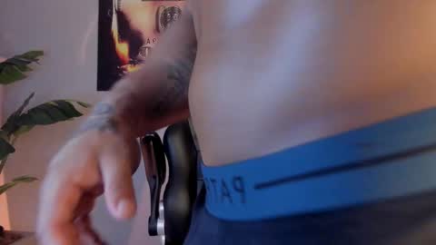 chrizmacgregor online show from March 14, 3:43 am