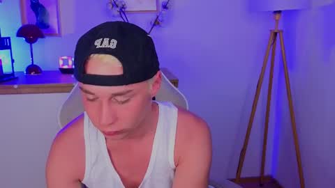 Chuck online show from June 21, 8:59 pm