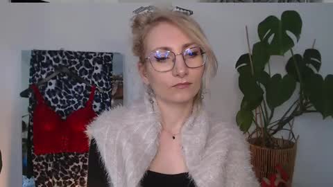 Cinderella online show from April 9, 6:19 am