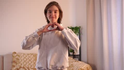 Lila 3 online show from March 28, 7:54 am